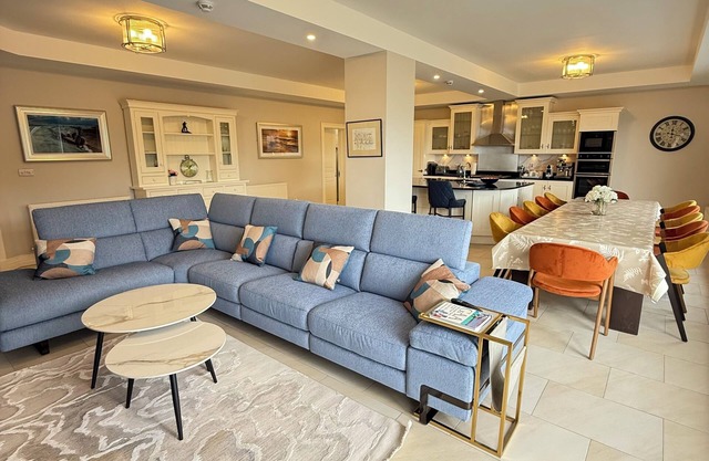 Luxury Home on the Ring of Kerry-Wild Atlantic Way. Shop, pubs,cafe 5 min. walk