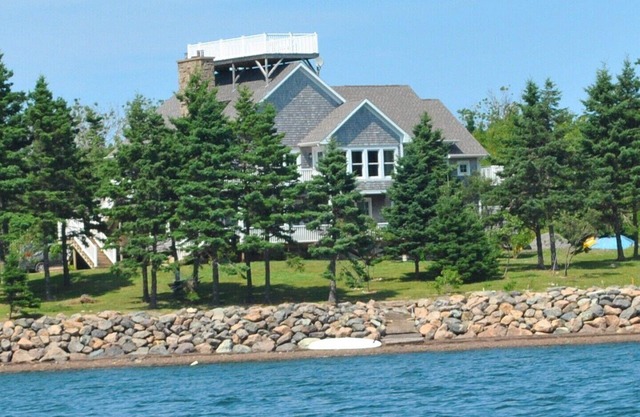 CASA DE LUJO CON CASA DE INVITADOS EN ACADIAN ISLAND ESTATE