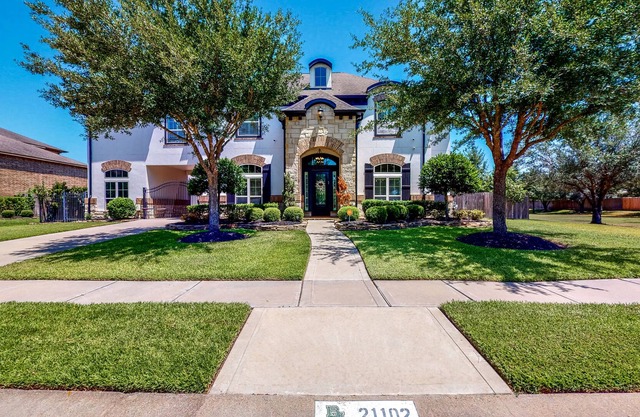 Luxury Home with Home Gym, Outdoor & Gourmet Kitchen