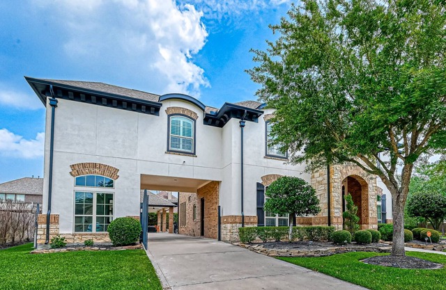 Luxury home with immaculate design, outdoor & chef's kitchen, home gym