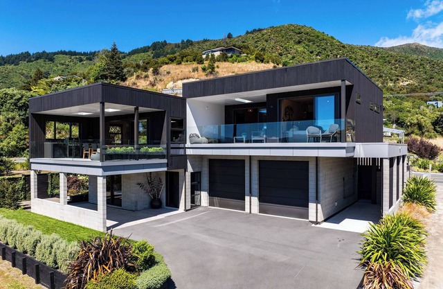Luxury Home with Ocean & Native Bush Views
