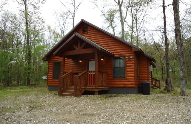 Luxury Honeymoon Cabin Bear Bots, bañera de hidromasaje, hamaca, wifi, chimenea interior