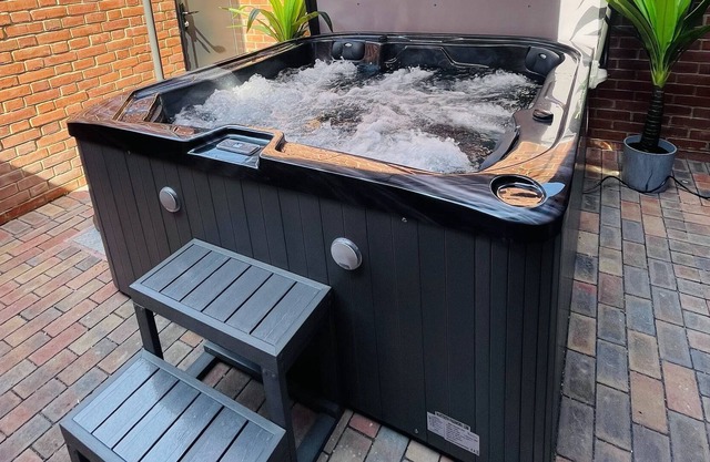 Luxury Hot Tub Apartment With Private Garden