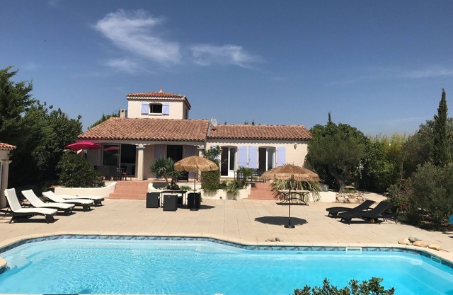 Amplia villa provenzal de 200 m² a 10min del mar.