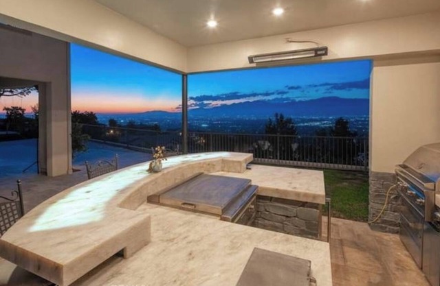 Luxury House/ City View /Village