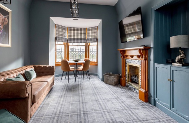 Luxury house, for families and friends, right in the city centre of Edinburgh.