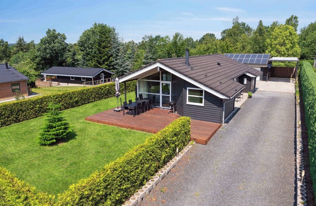 Luxury house. Spa/sauna, carcharger, river