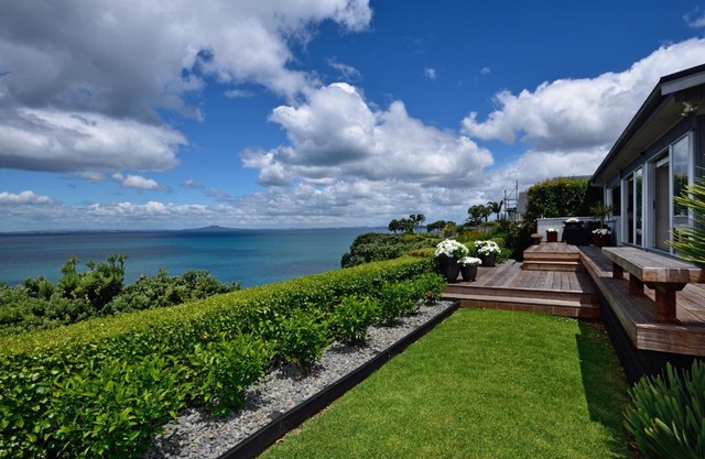 Luxury house with Clifftop Seaview