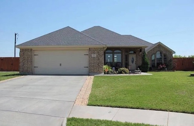 Luxury huge 4br home, 2king, 1queen, triple bunk bed, 4TV with fence playground❣️