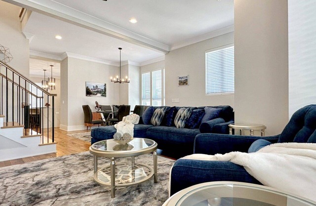 Luxury in Perfect Location, North Carolina 1379