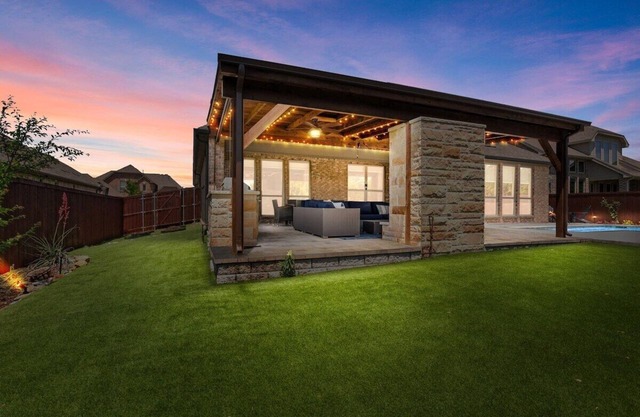 Luxury Indoor/Outdoor Living Oasis