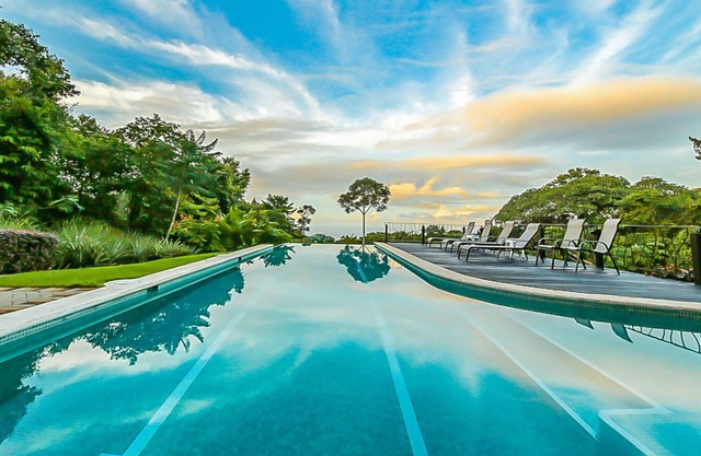 Villa privada en la jungla, con vista al mar, piscina infinita, vida silvestre y aire acondicionado