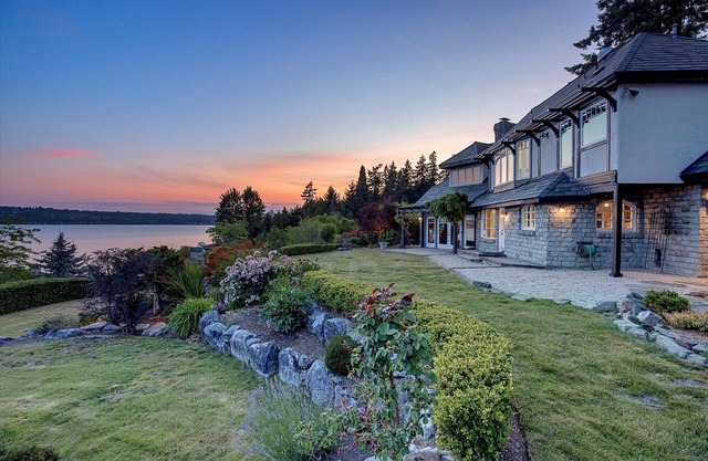 Luxury Kirkland House with Water Views and Sunsets