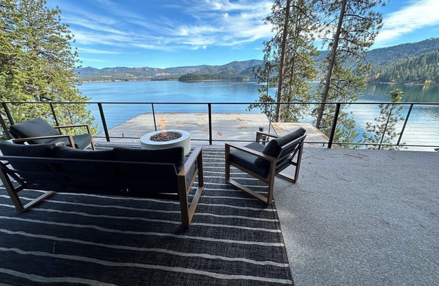 Luxury Lake View