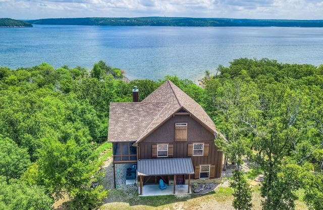 Luxury Lakefront Home w/ Stunning Views, Steps to Lake and Private Cove
