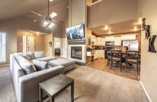 Luxury Living Duplex A - 4BR/3BA - South Lubbock