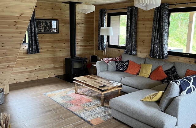 Luxury Lodge complete with Hot Tub nestled in Snowdonia National Park