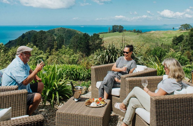 Luxury Lodge Overlooking the Bay of Plenty. 10 Minutes From Waihi & Waihi Beach