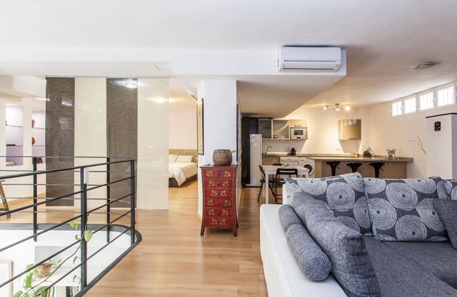 Lujoso Loft en Sevilla con Parking, Cerca de Catedral