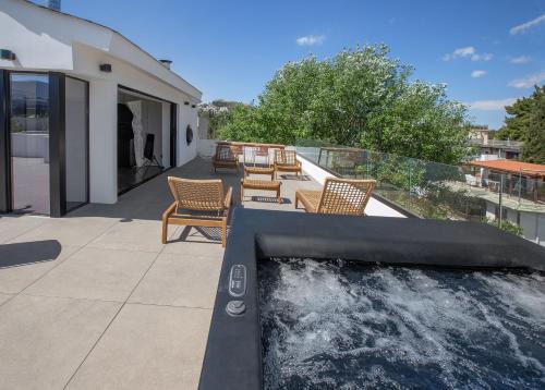 Luxury Loft Sauna HotTub Psyhiko