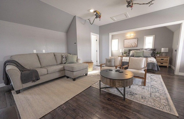 Luxury Loft- WiFi / Smart tv / Kitchen essentials