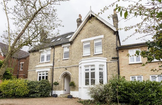 Luxury London Eight Bedroom Detached House in Streatham South West London