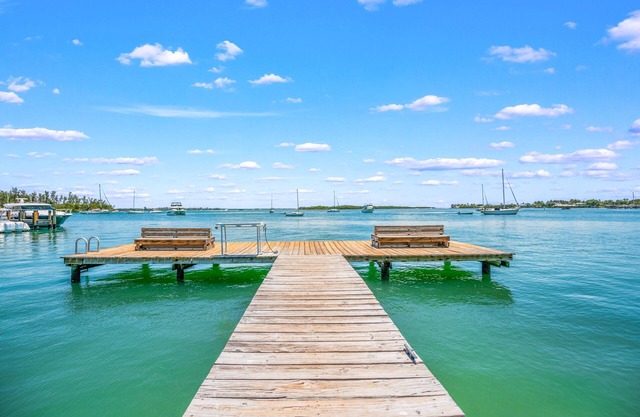 Luxury Longboat Key pool home | Walk to the beach