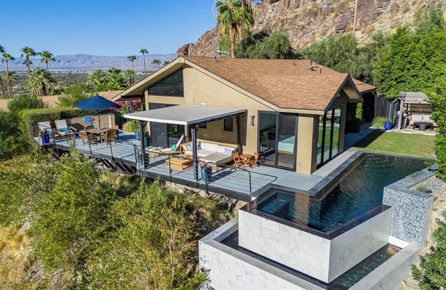 Luxury Meets Nature in Scenic Palm Springs