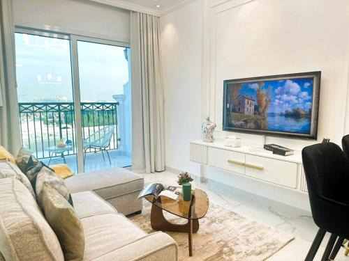 Luxury meets Wellness l Resort Style Living Oasis l Balcony Overlooking Miracle Garden