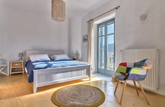 Luxury Mia Villa with pool and amazing sea views, Paros