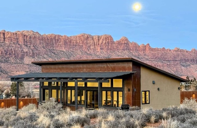 Breathtaking Views & Private Trails