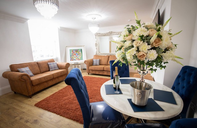 Luxury modern apartment on Yarm High Street - perfect for couples!
