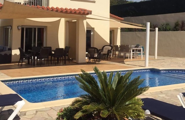 Lujosa villa familiar moderna en la Costa Brava
