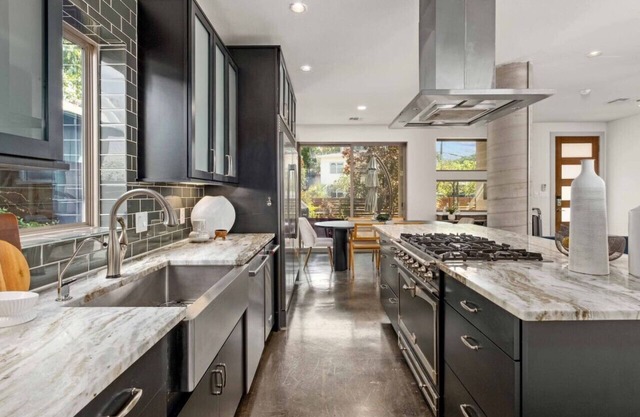 Luxury Modern Home in Hip East Austin!