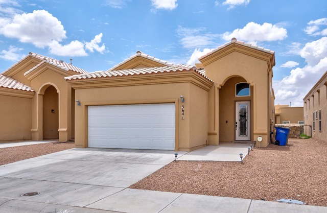 Luxury Modern Home near Ft. Bliss and Airport