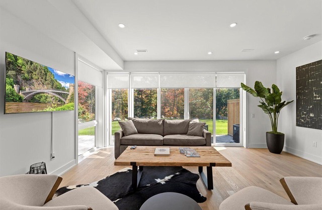 Luxury Modern Muskoka Retreat at Muskoka Bay Resort