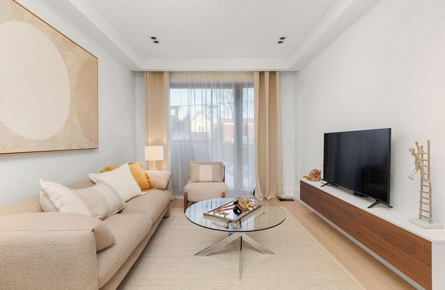 Luxury Modern Stay in Downtown Toronto! Brand New Executive House