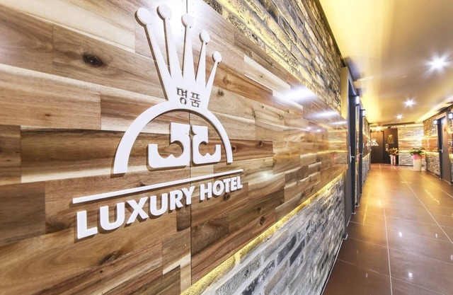 Luxury Motel