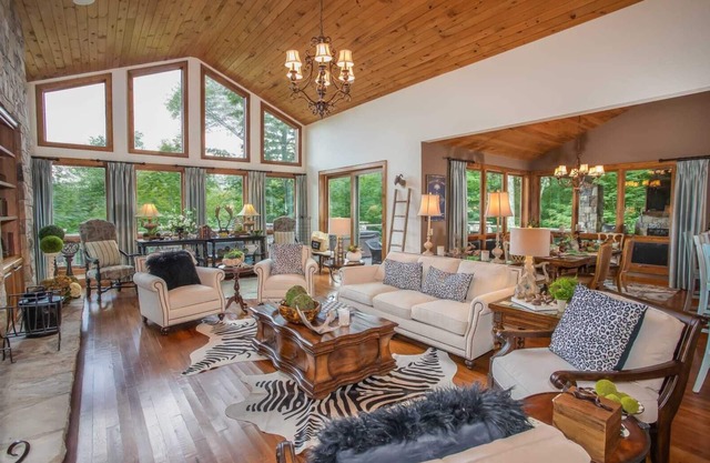 Mtn Home de lujo en Linville Ridge, 4BR Suites, vistas, jacuzzi, cerca de las laderas de Sugar Mtn