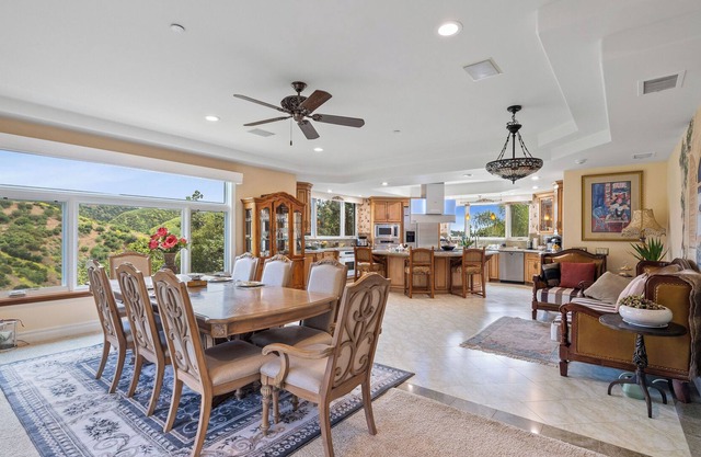Luxury Mountain Villa / Spectacular Views