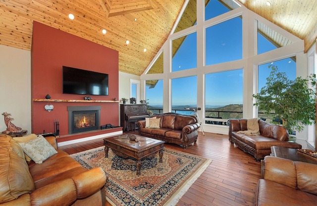 Luxury Mountaintop 5 Bedroom with Unparalleled Spectacular Views