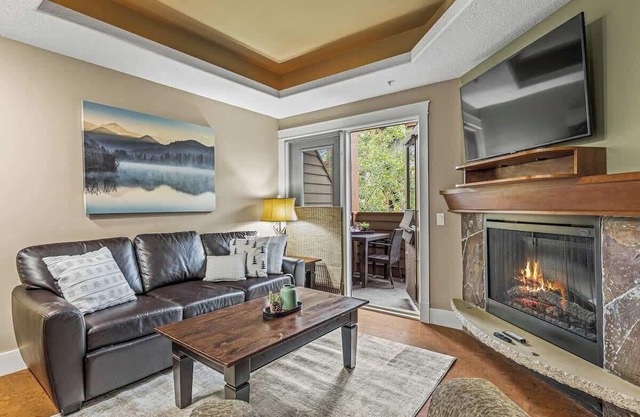 Luxury Mt. Retreat DT Canmore