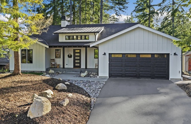 Luxury New Custom Home on Alderbrook Golf Course