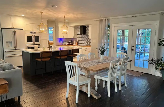 Luxury Oasis 4BR, Pool, Grill, Coffee+Snack Bar