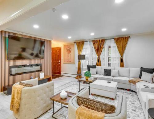 Luxury Oasis Villa Near BuckNell