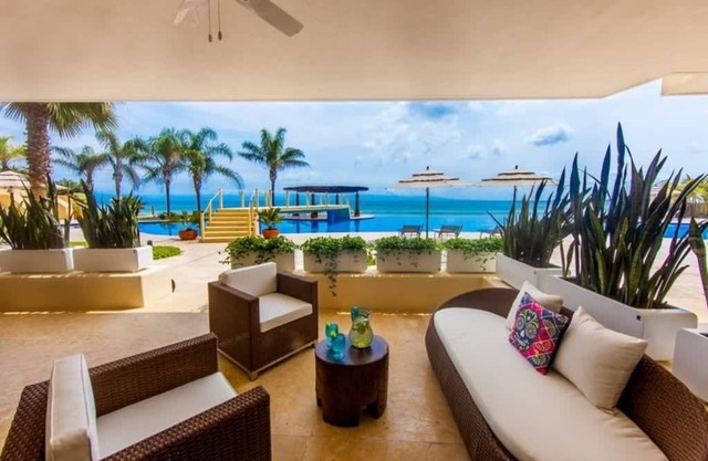 Luxury Oceanfront Getaway Resort-Style Amenities