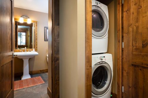Luxury Old Greenwood 3BD Villa - Villa 12. Comes w/Free Grocery Delivery!