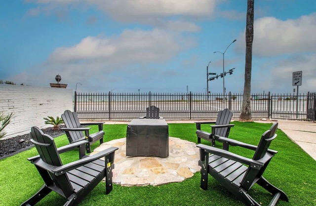 Luxury on Ocean Drive - Sleeps 28