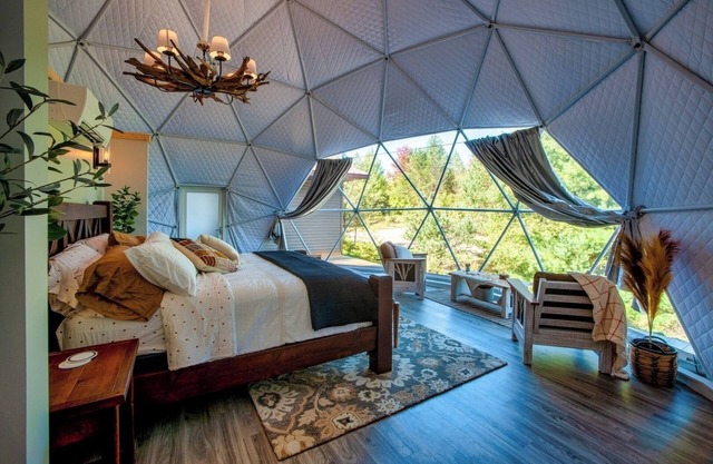 Luxury on the Edge of Traverse City - 6