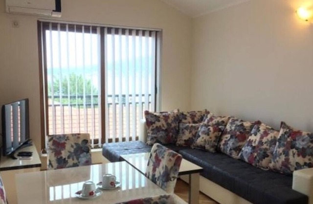 Apartamento de lujo de una habitación con piscina